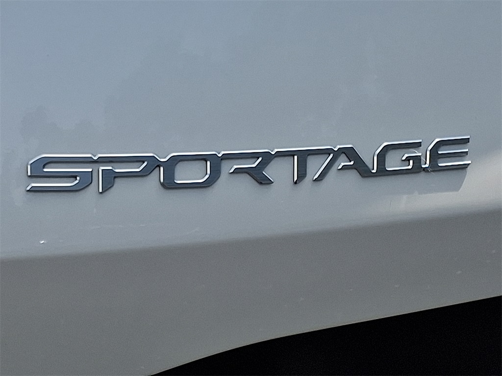 2023 Kia Sportage Hybrid LX photo 24