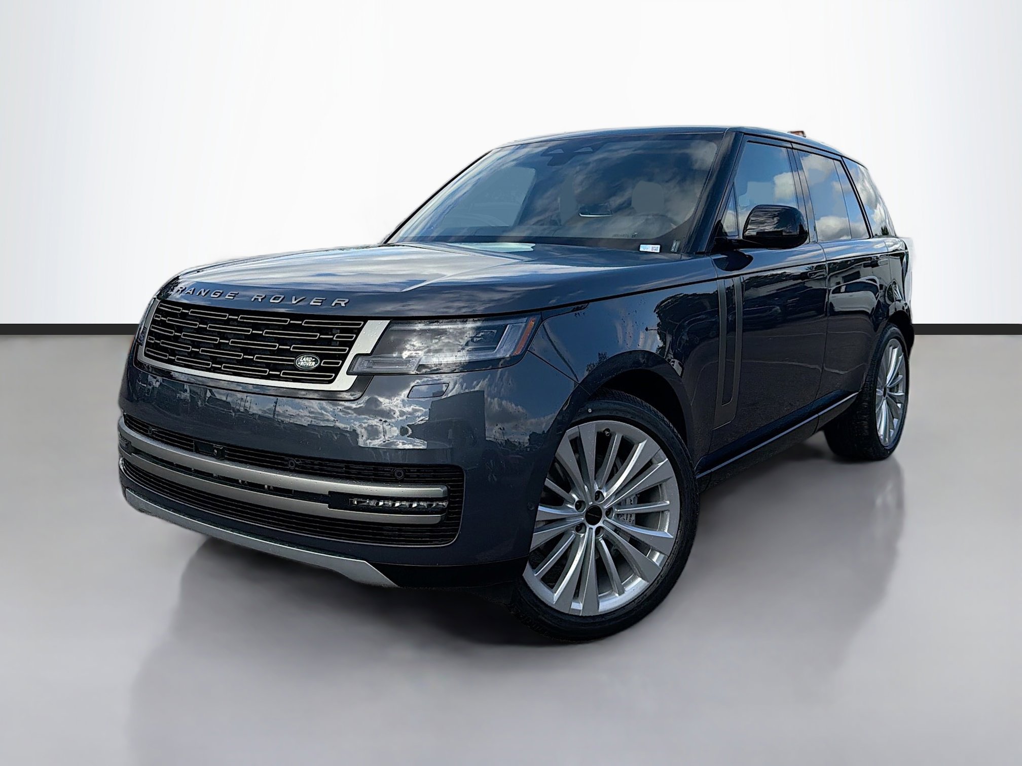 2026 Land Rover Range Rover SE's photo