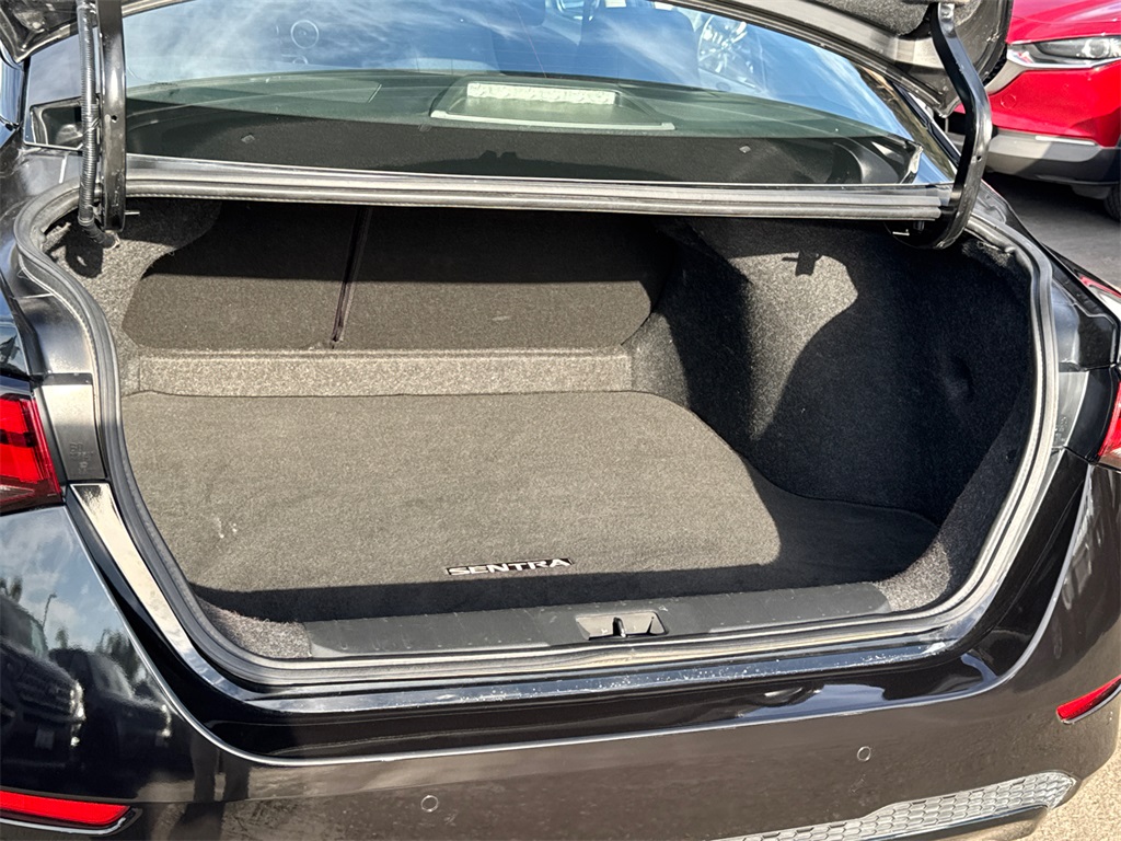 2022 Nissan Sentra SV photo 9