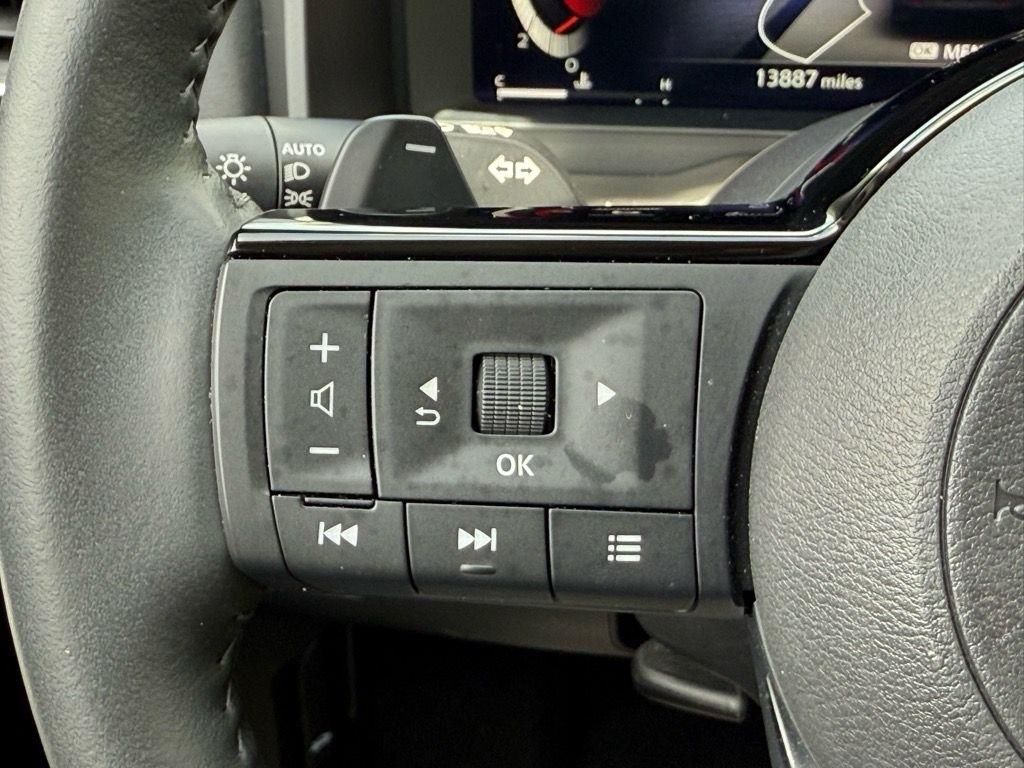 2024 Nissan Rogue SL photo 16