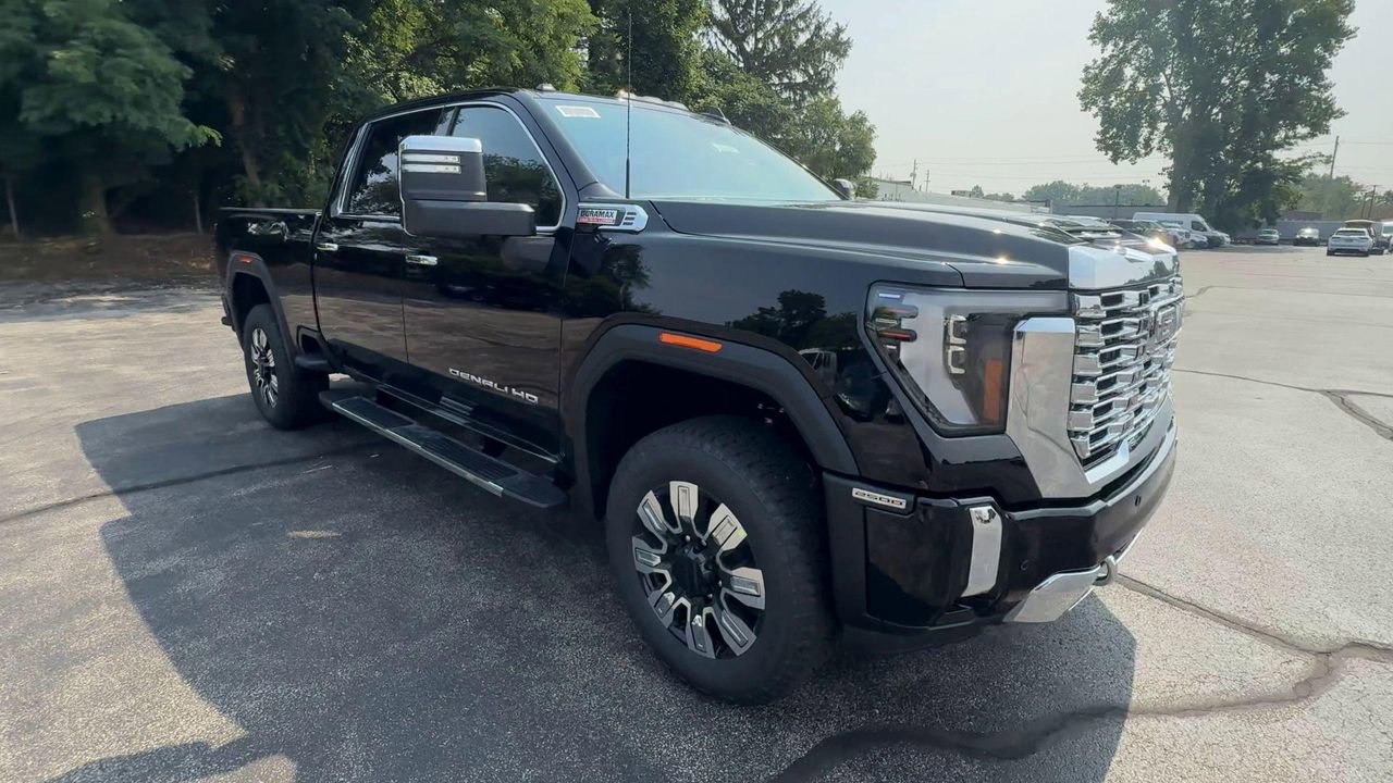 2025 Gmc Sierra 2500 HD Denali photo 2