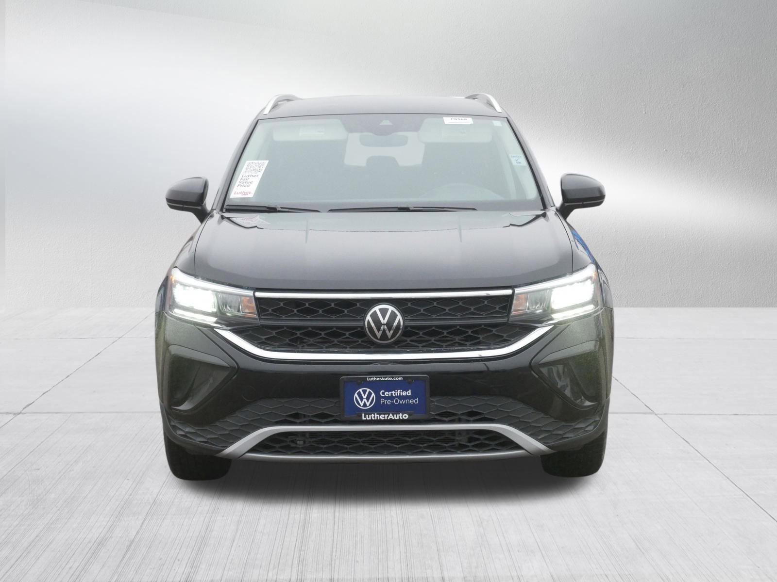 2024 Volkswagen Taos SE photo 2