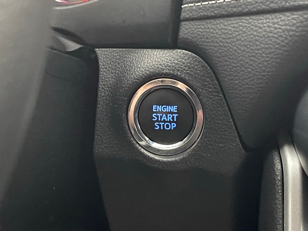 2022 Toyota RAV4 XLE photo 4