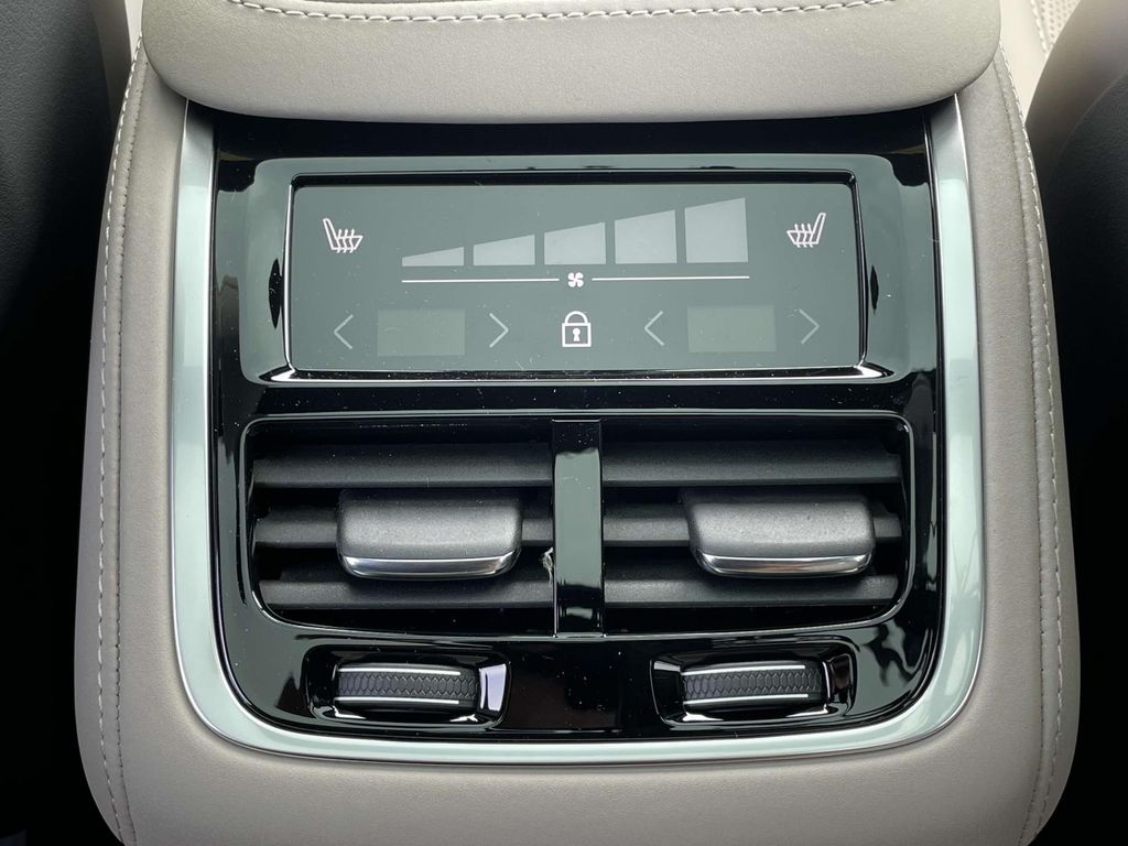 2026 Volvo XC90 photo 3