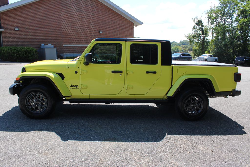 2024 Jeep Gladiator Sport photo 6