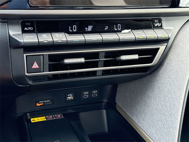 2025 Toyota Camry LE photo 23