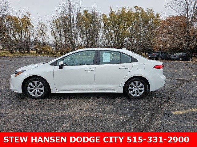 2024 Toyota Corolla LE's photo