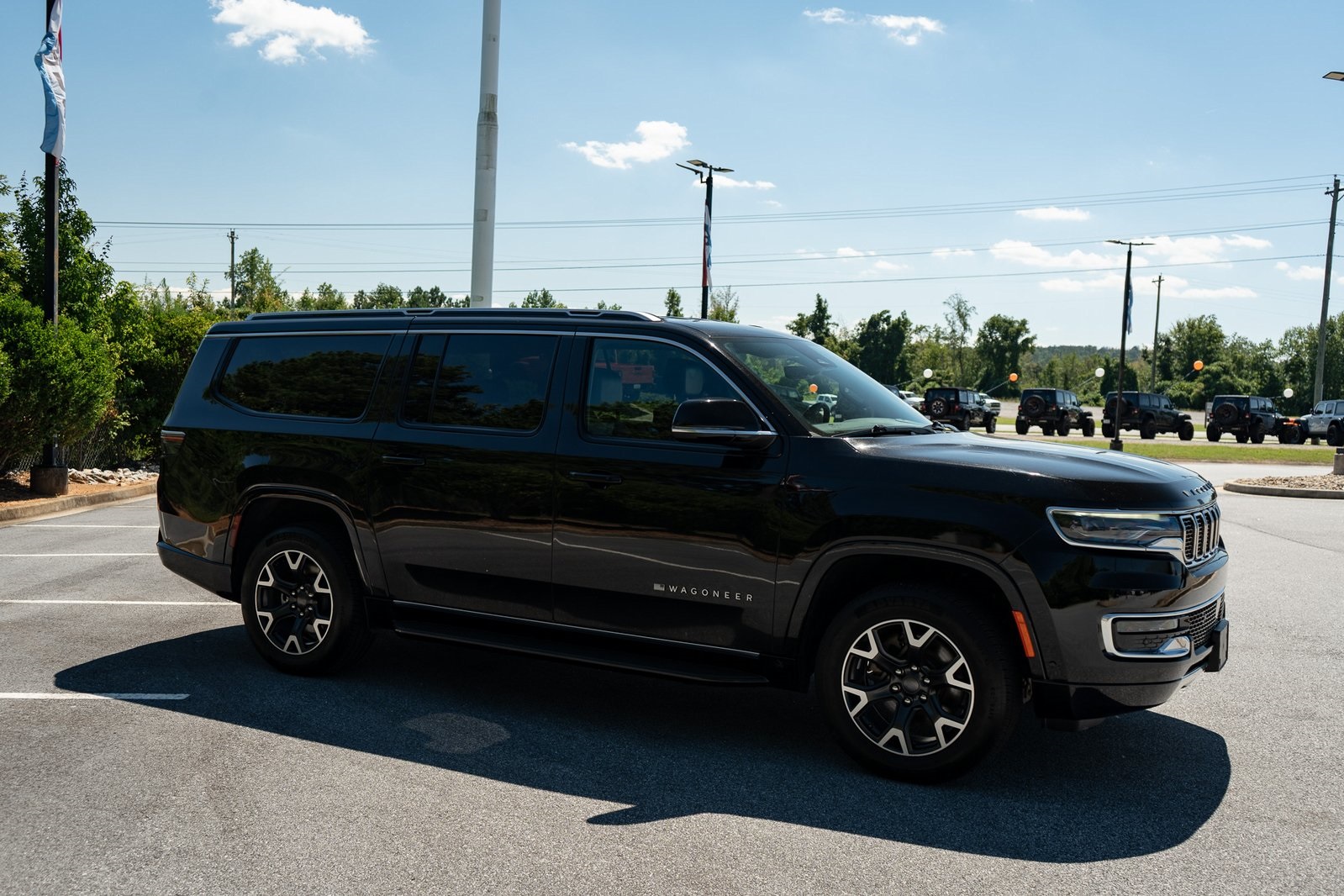 2023 Jeep Wagoneer L Series III photo 10
