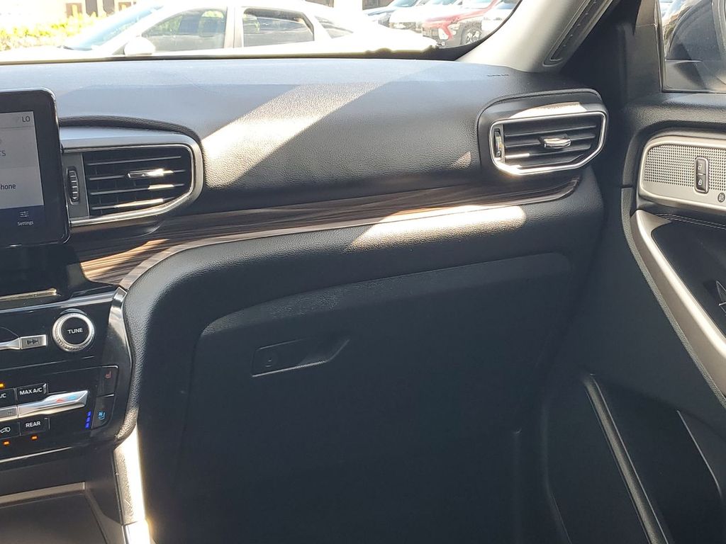 2023 Ford Explorer Limited photo 22