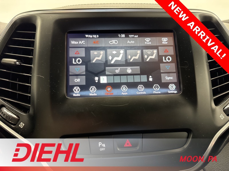 2019 Jeep Cherokee Altitude photo 27
