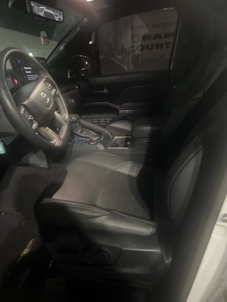 2024 Toyota Tacoma photo 2