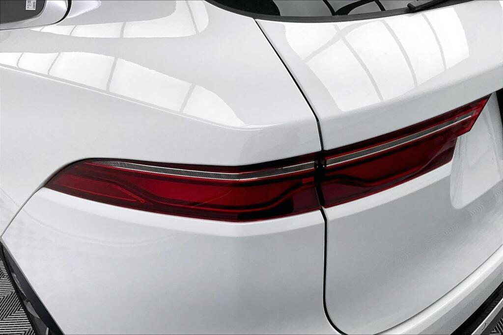 2025 Jaguar F-PACE P250 R-Dynamic S photo 18