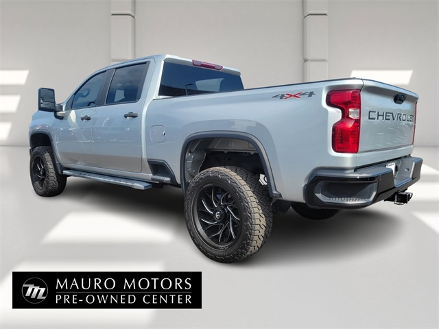 2022 Chevrolet Silverado Custom photo 5