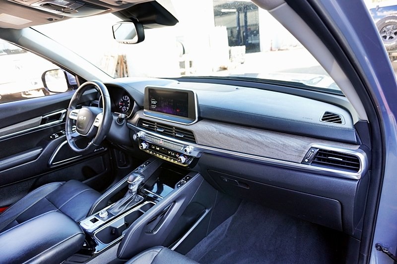 Used 2022 Silver Kia SX image 9