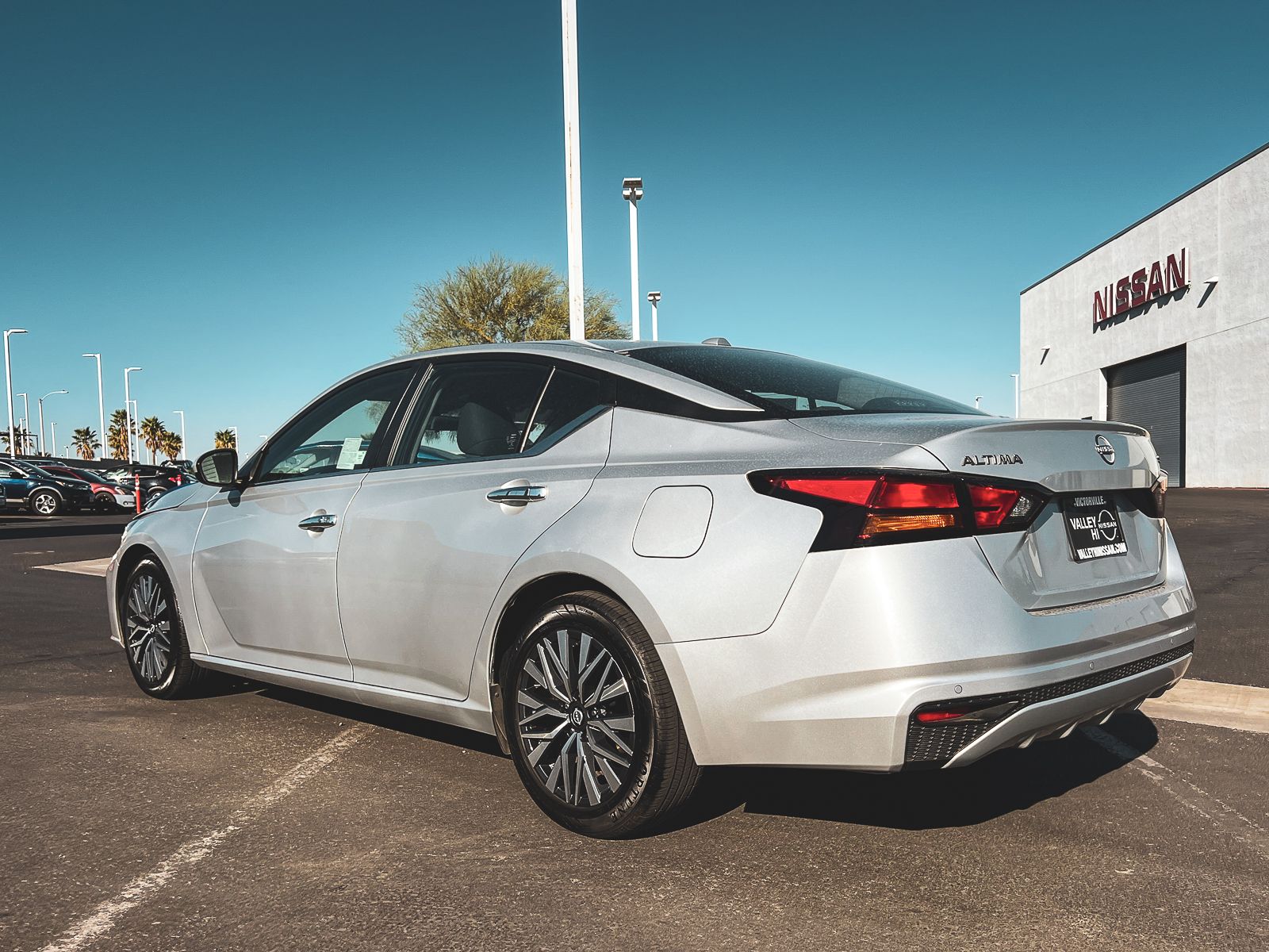 2023 Nissan Altima 2.5 SV photo 7