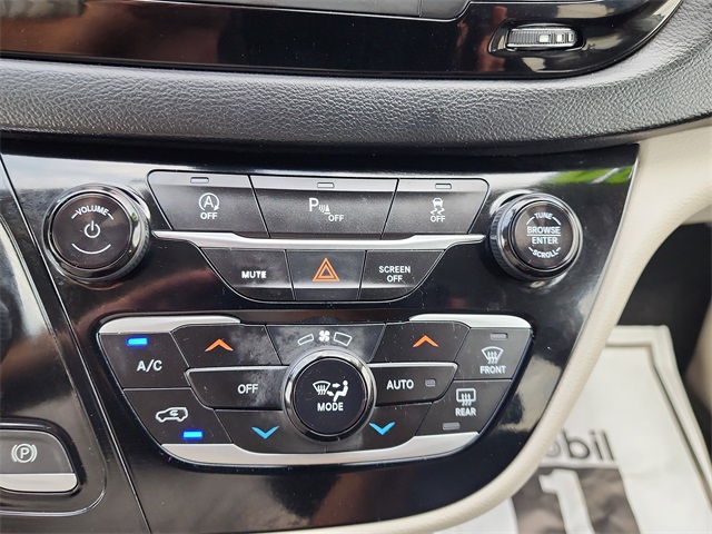 2020 Chrysler Pacifica Touring L photo 22