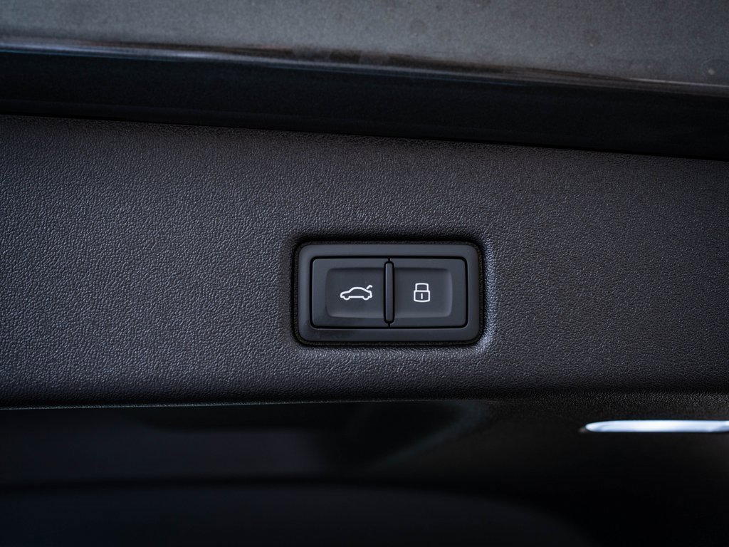 2025 Audi Q5 2.0T Prestige photo 32