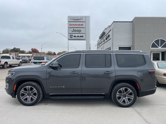2022 Jeep Wagoneer Series III's photo