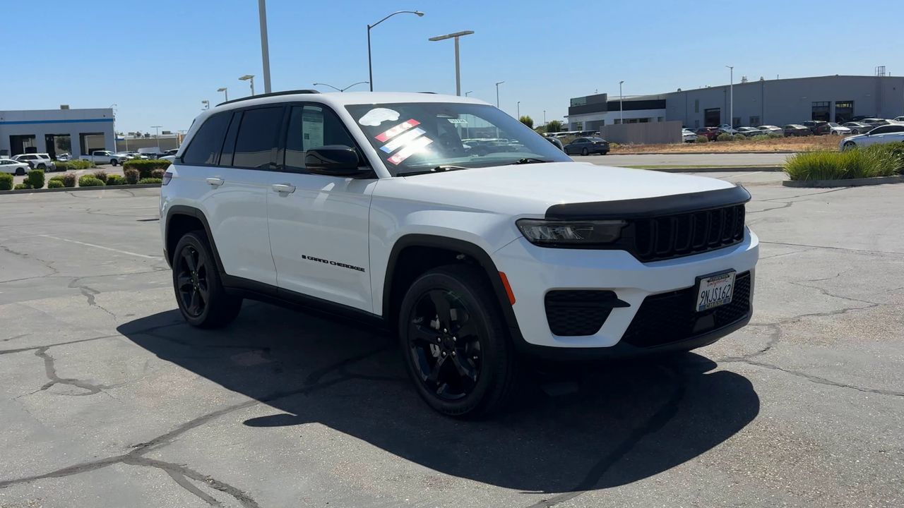 2023 Jeep Grand Cherokee Altitude photo 10