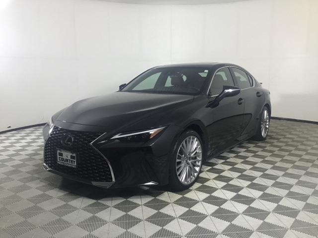 2022 Lexus IS 300 photo 3