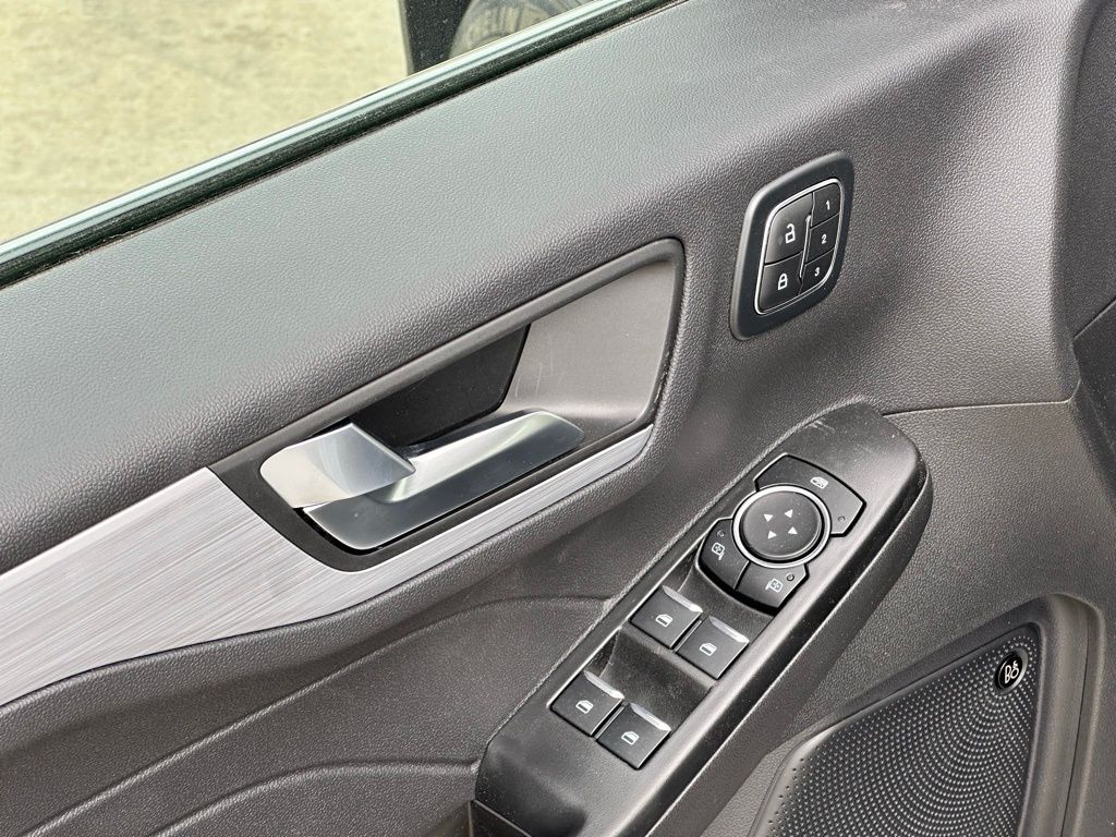 2025 Ford Escape Plug-In Hybrid photo 17