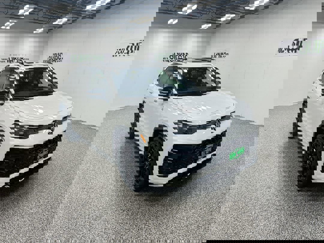 2026 Volkswagen Tiguan Comfortline R-Line Black