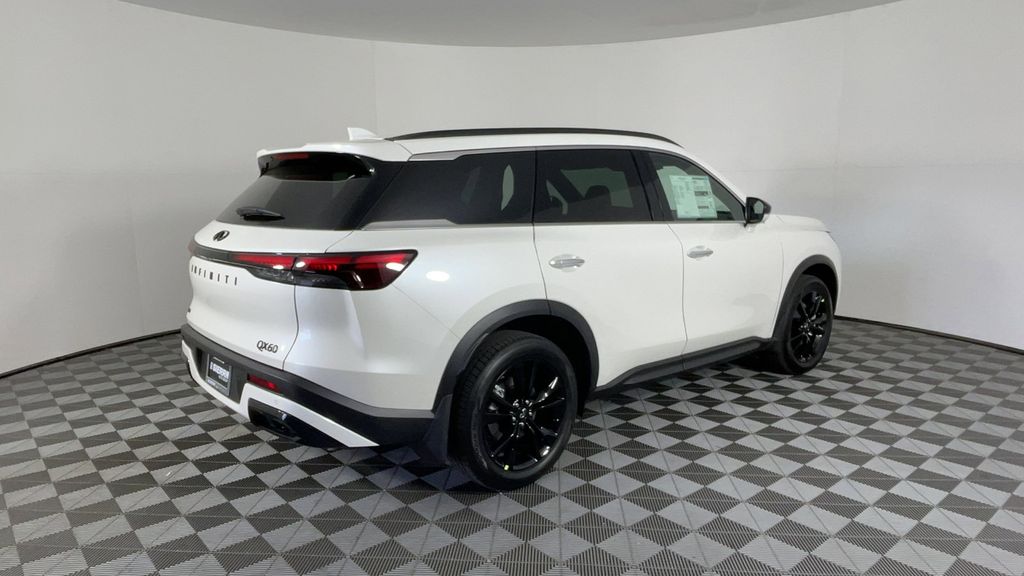 New 2025 White INFINITI LUXE image 4
