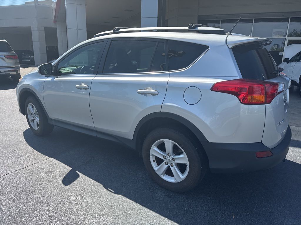 2014 Toyota RAV4 XLE photo 4