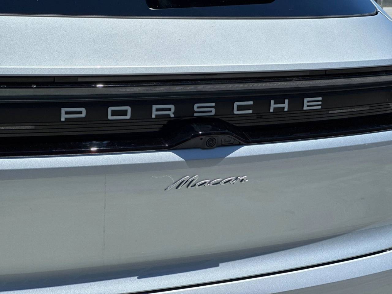 2025 Porsche Macan Electric photo 24