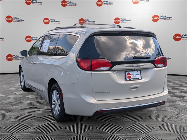 2017 Chrysler Pacifica Touring L photo 7