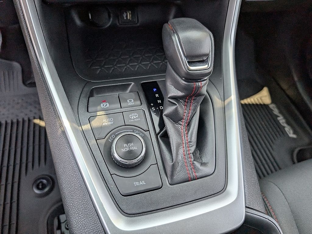 2024 Toyota RAV4 Prime SE photo 26