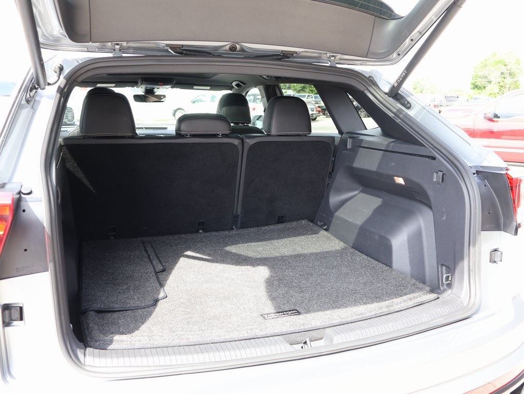 2023 Volkswagen Atlas Cross Sport V6 SEL R-Line photo 15
