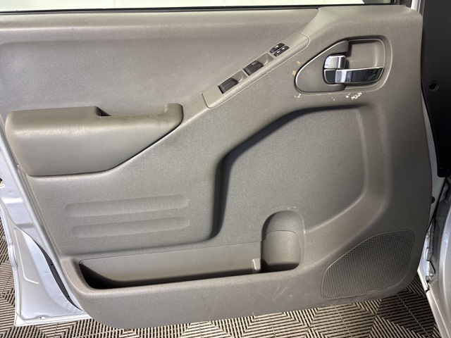 2016 Nissan Frontier SV photo 10