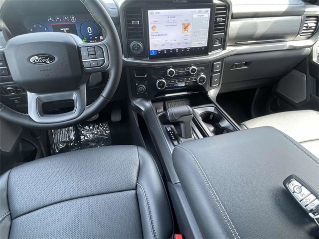 2025 Ford F-150 Lariat photo 5