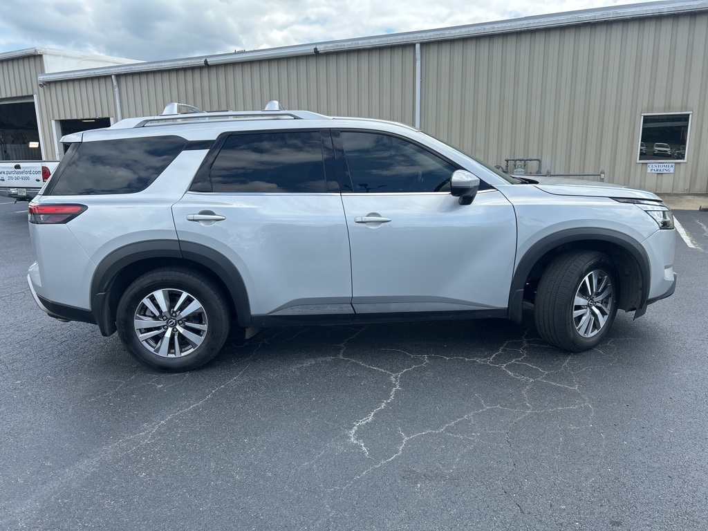 2022 Nissan Pathfinder SL photo 7