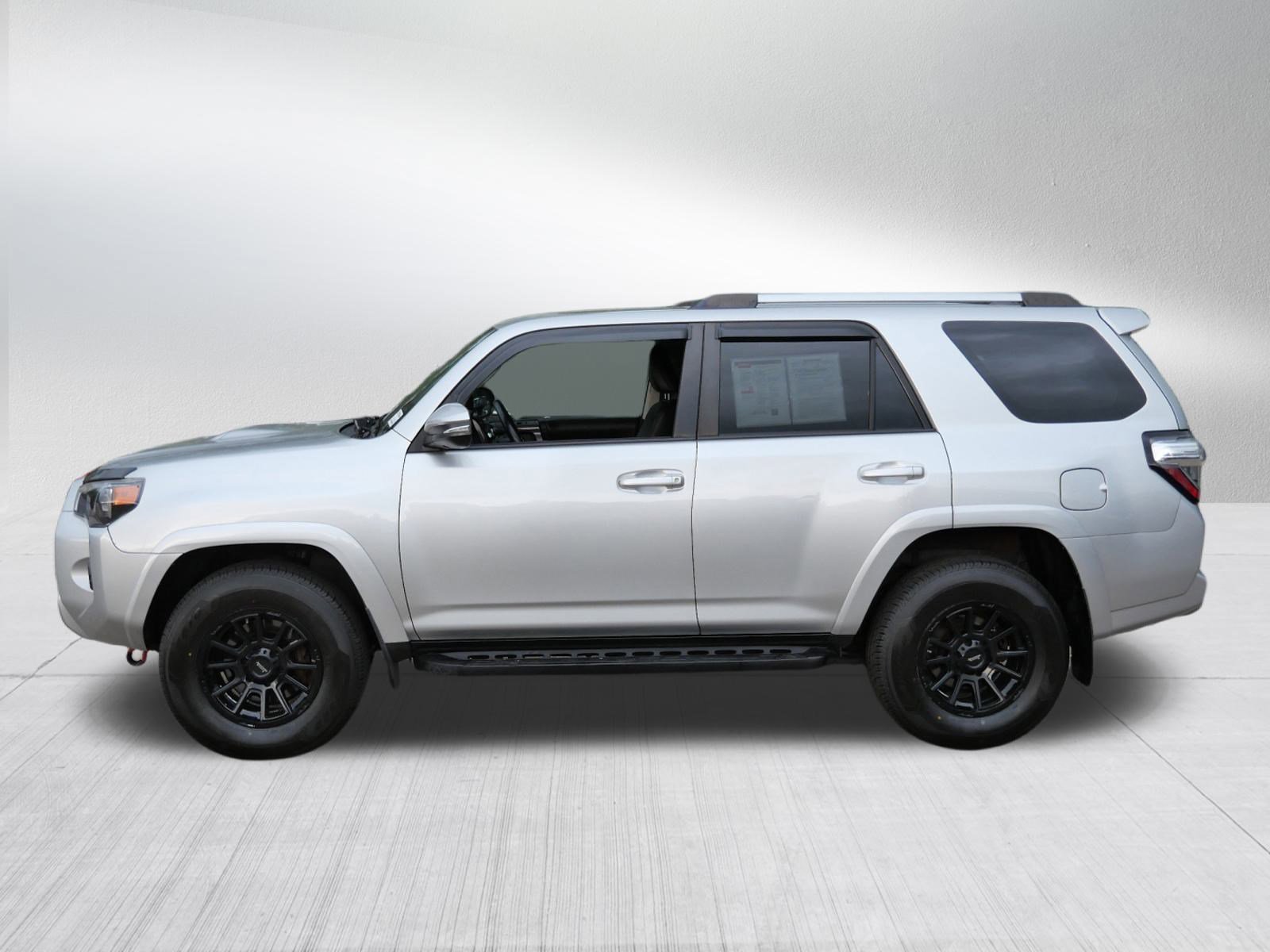 2016 Toyota 4Runner Trail 4WD photo 4