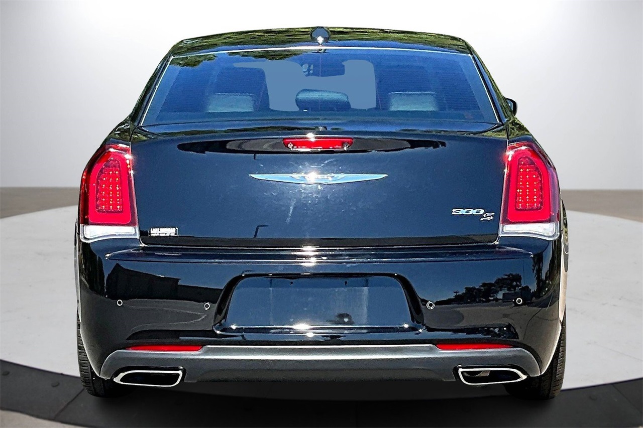 2019 Chrysler 300 S photo 7