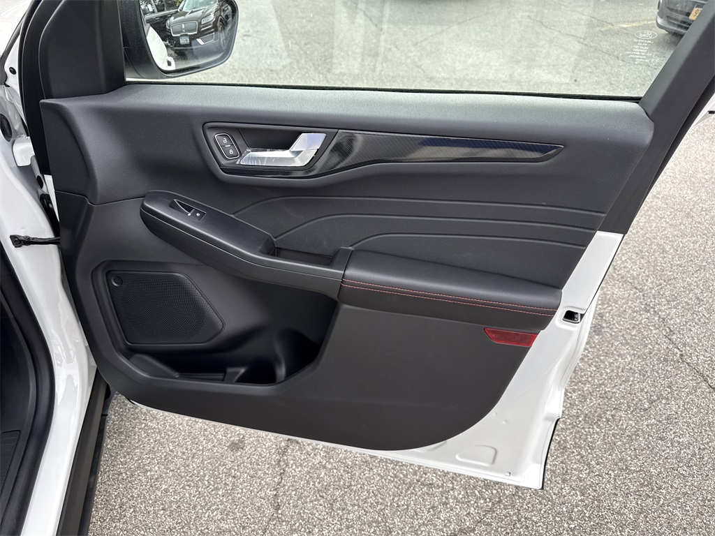 2025 Ford Escape ST-Line photo 24