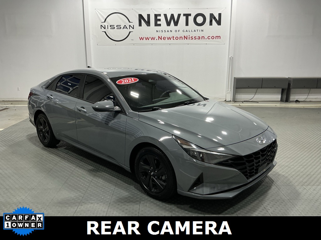 2021 Hyundai Elantra SEL's photo