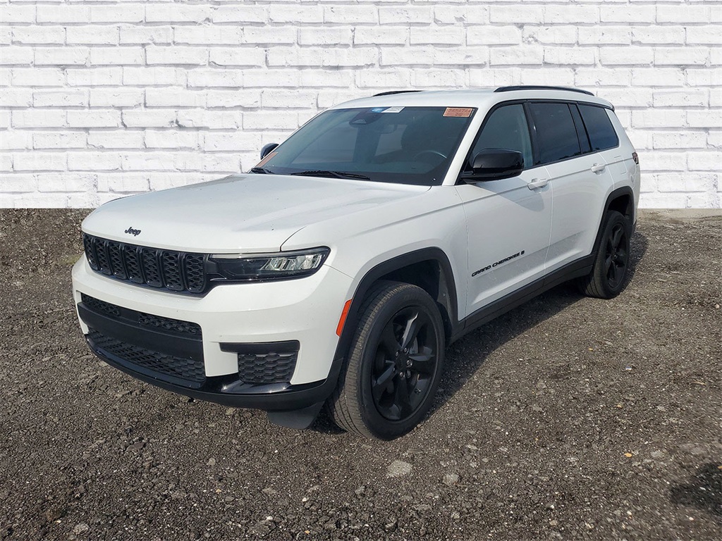 2022 Jeep Grand Cherokee Altitude photo 4