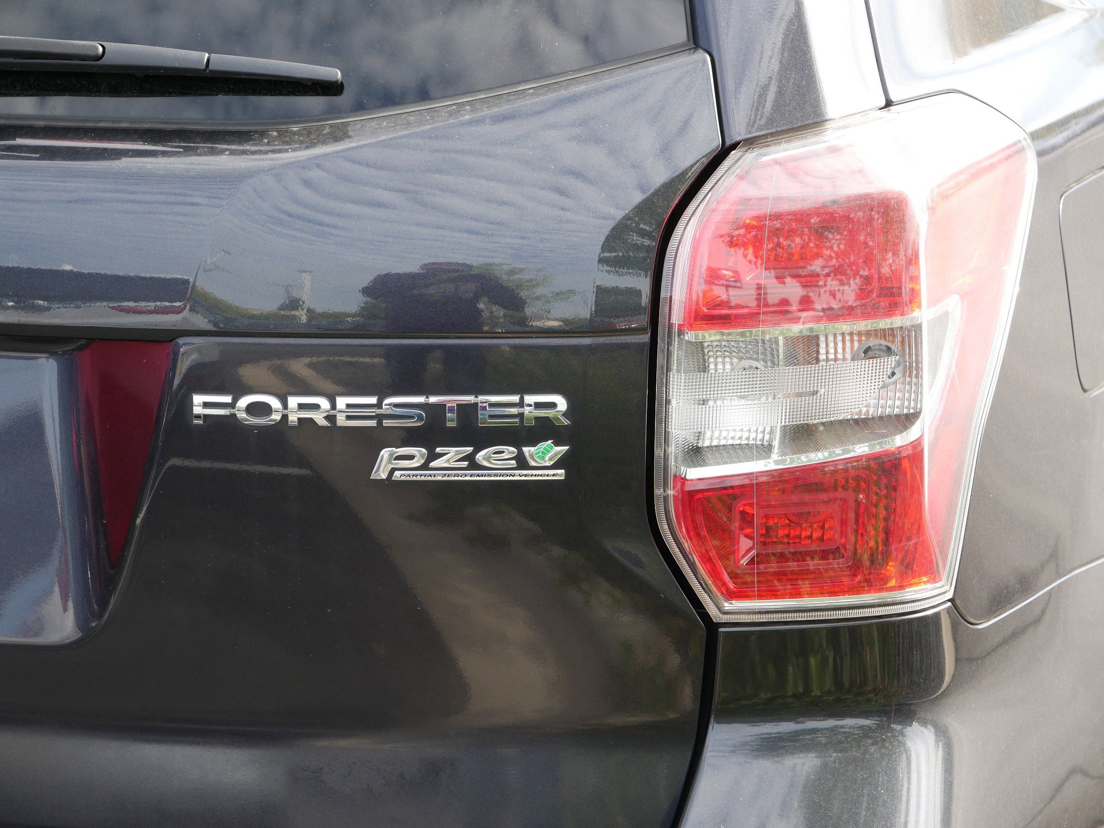 2015 Subaru Forester 2.5i Premium photo 15