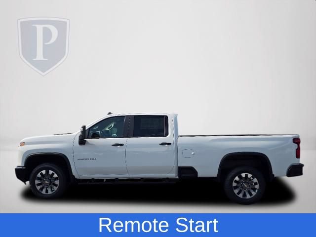 2024 Chevrolet Silverado 2500HD Custom photo 3