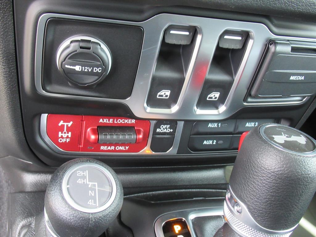 2025 Jeep Wrangler Willys photo 20