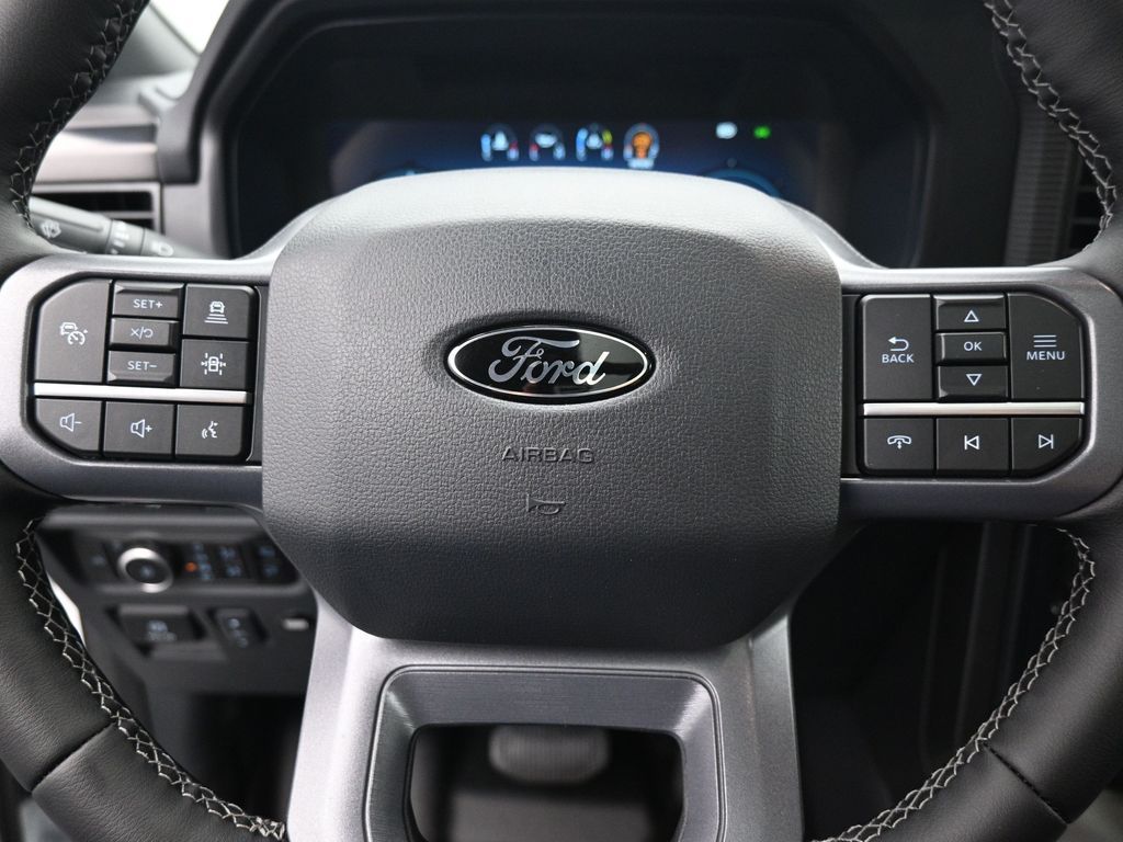 2025 Ford F-150 Lariat photo 10