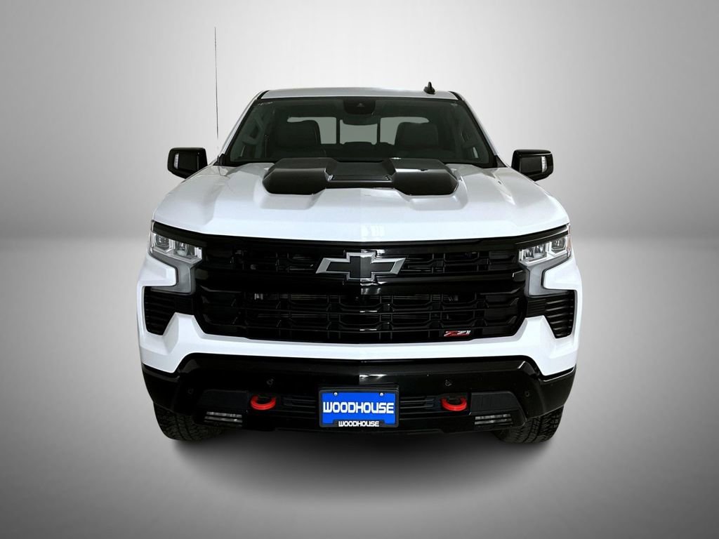 2024 Chevrolet Silverado Trail Boss LT photo 2
