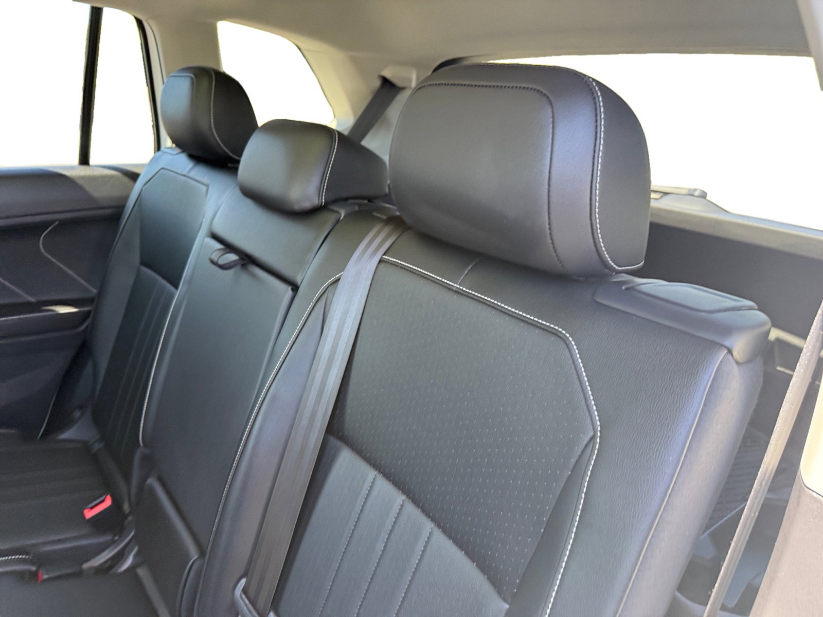 2022 Volkswagen Tiguan SE photo 16