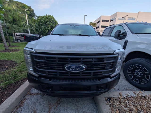 2026 Ford F-350 XL photo 4