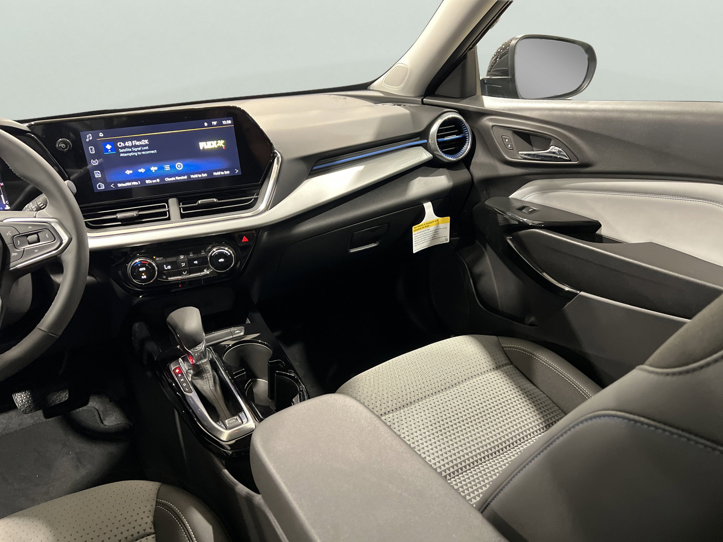 2025 Chevrolet Trax LT photo 20