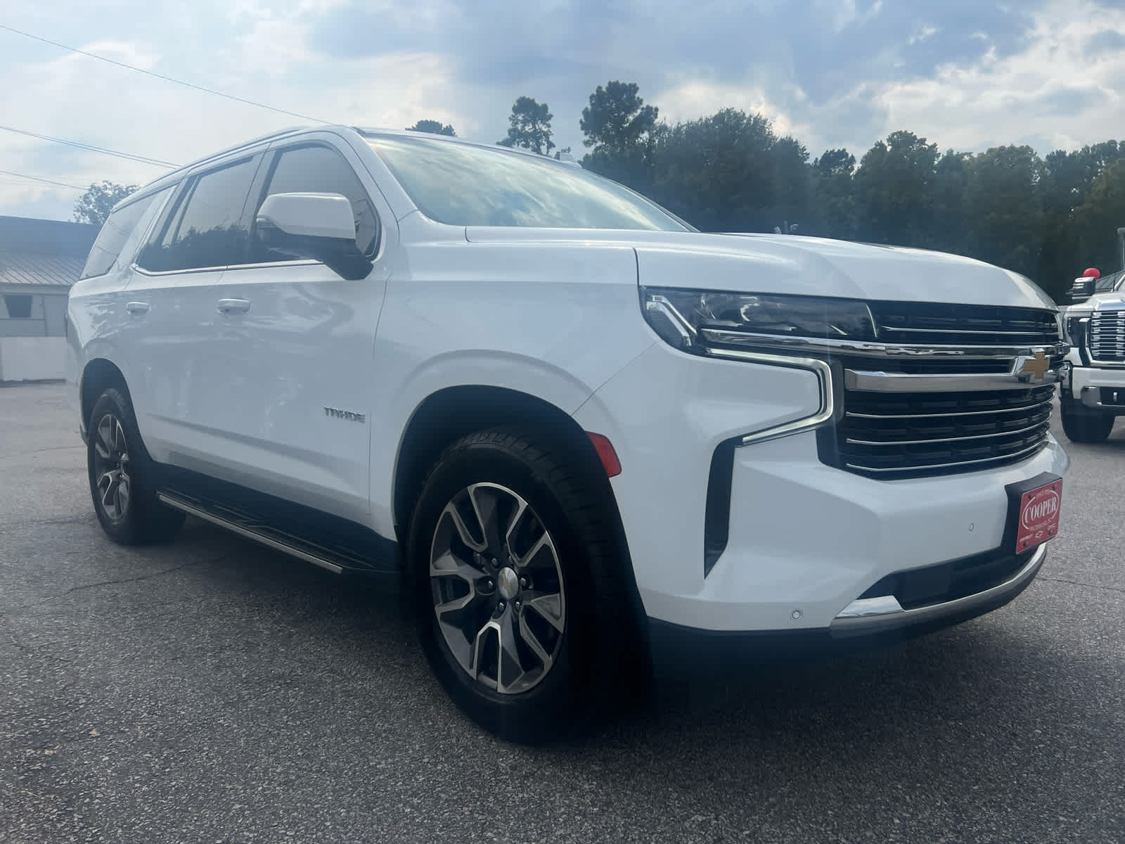2022 Chevrolet Tahoe LT photo 2