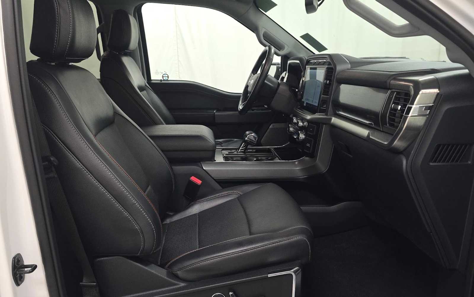2023 Ford F-150 Lariat photo 3